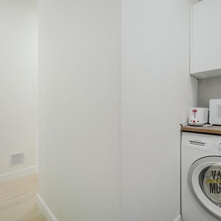 Nuevo Apt De 7 Pax En El Corazon De Malasana Madri Exterior foto