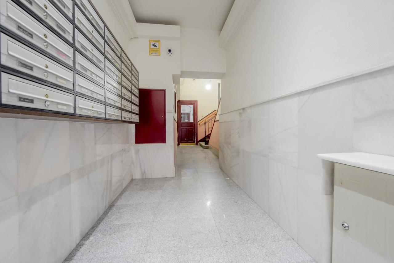 Nuevo Apt De 7 Pax En El Corazon De Malasana Madri Exterior foto