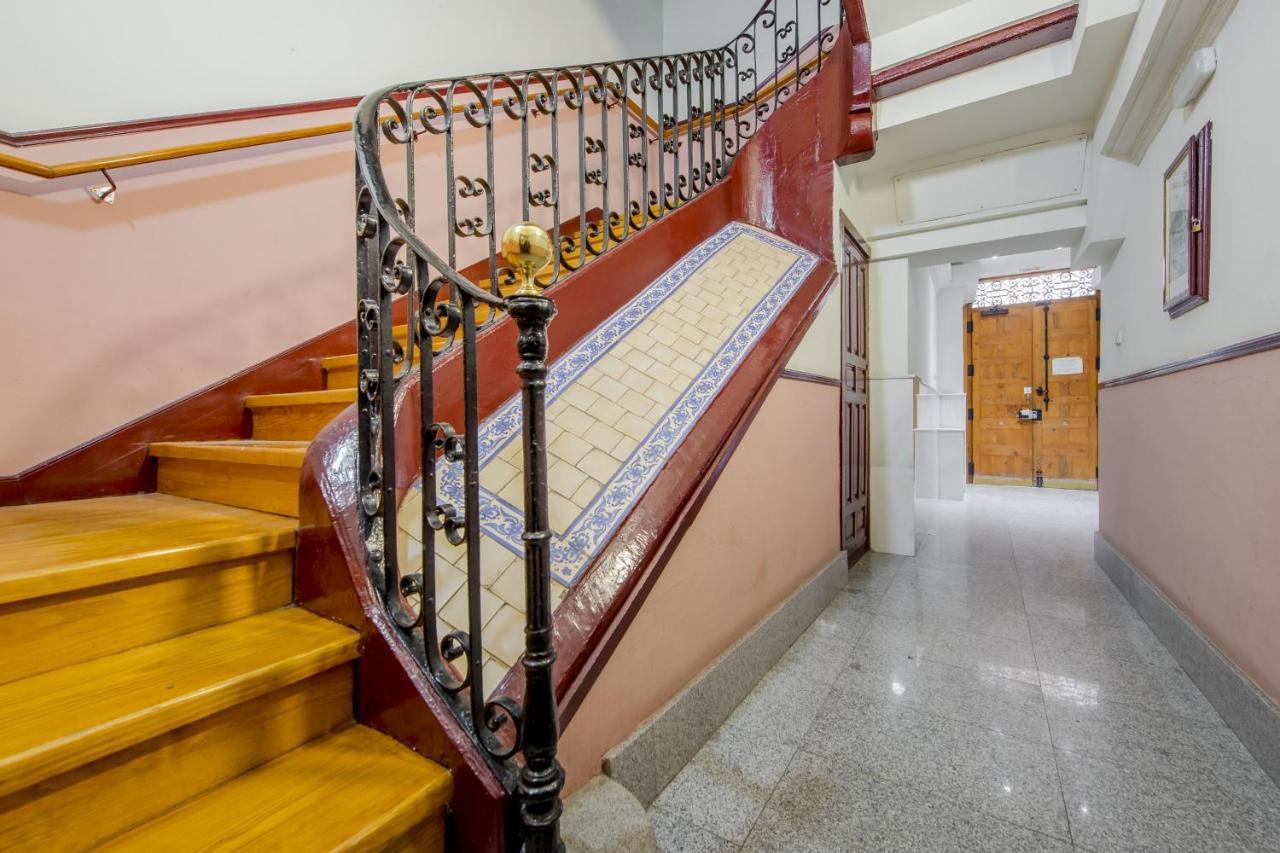 Nuevo Apt De 7 Pax En El Corazon De Malasana Madri Exterior foto